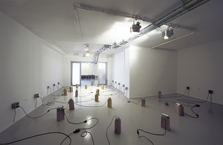 Fremito creativo, Installazione presso la Galleria Fumagalli, Bergamo 2003, Photo © Giorgio Colombo